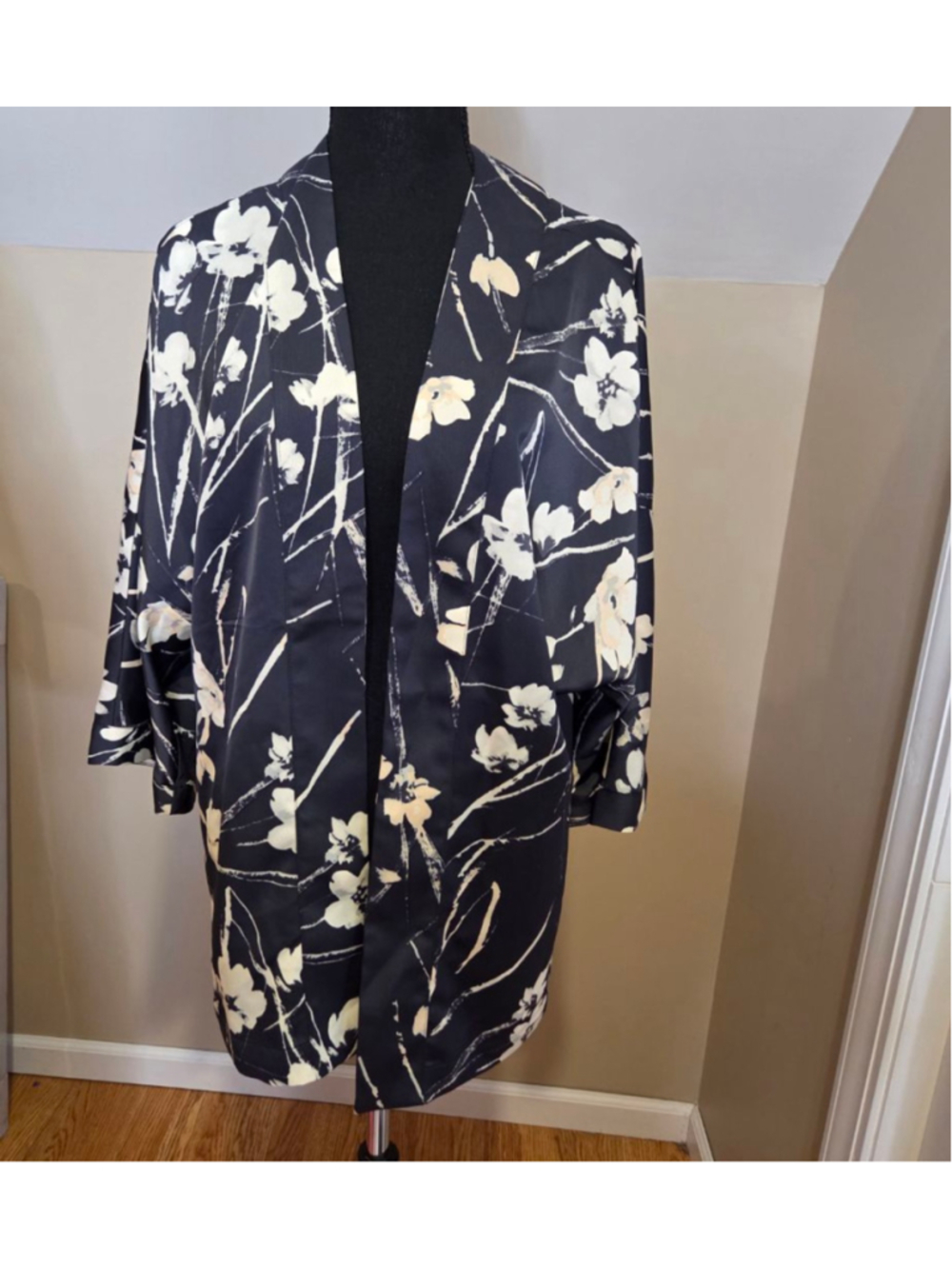 KENAR Navy & Beige Floral Kimono Size S